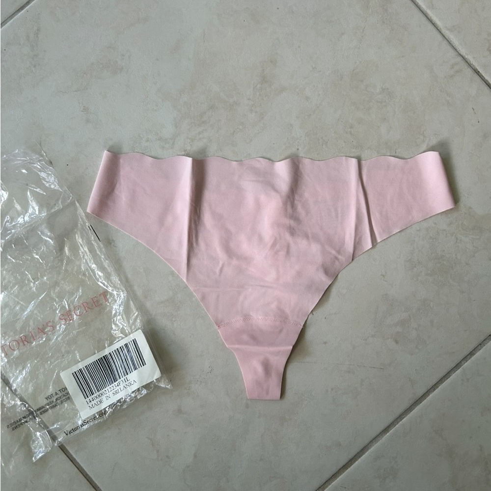 NEW Victoria’s Secret Thong